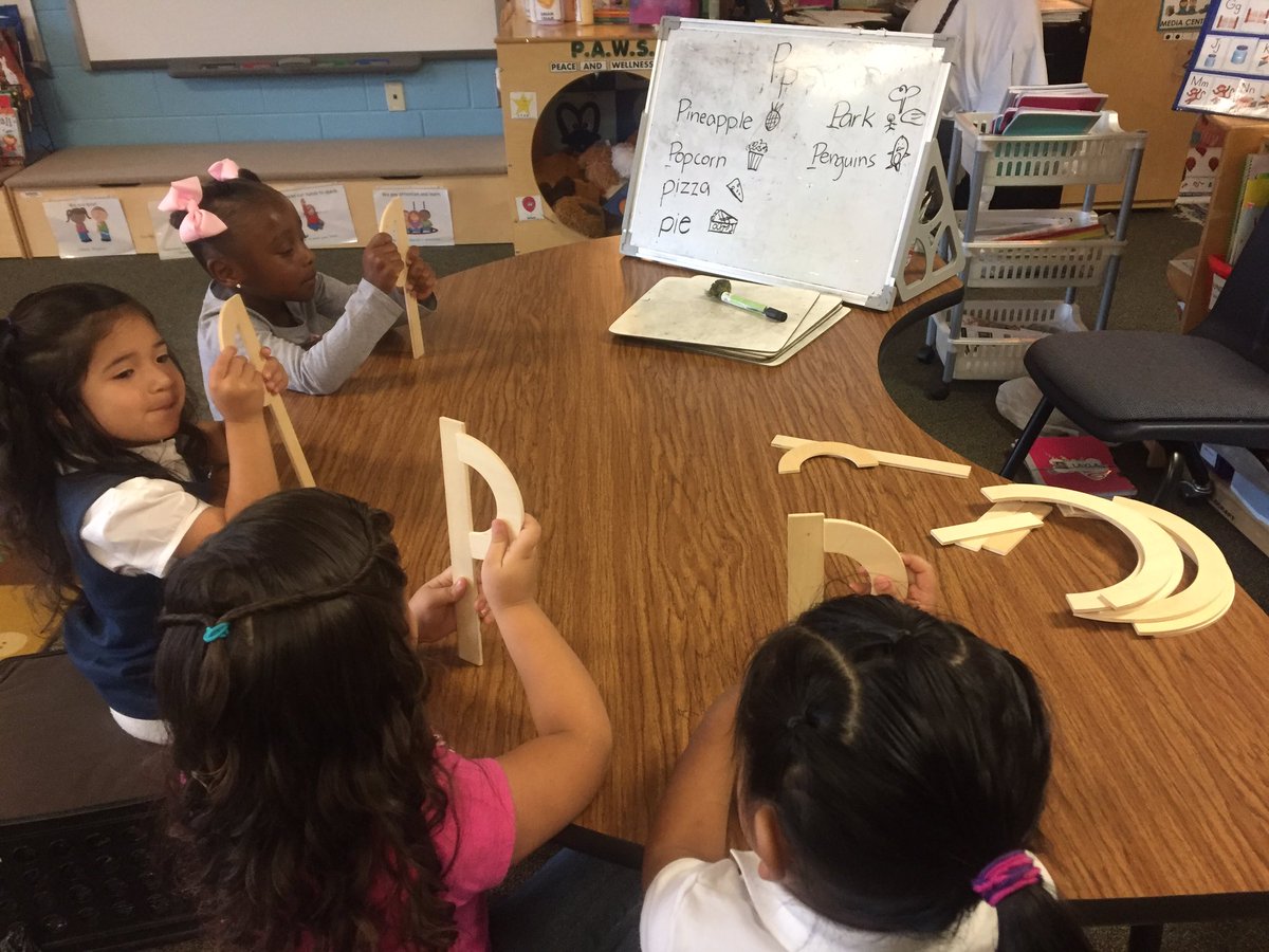 flo_fjackson's tweet image. How do we learn our letters? We MAKE them, sing about them, write &amp;amp; draw them, and talk about them! #alldayplay #accommodations #smallgrouprotations