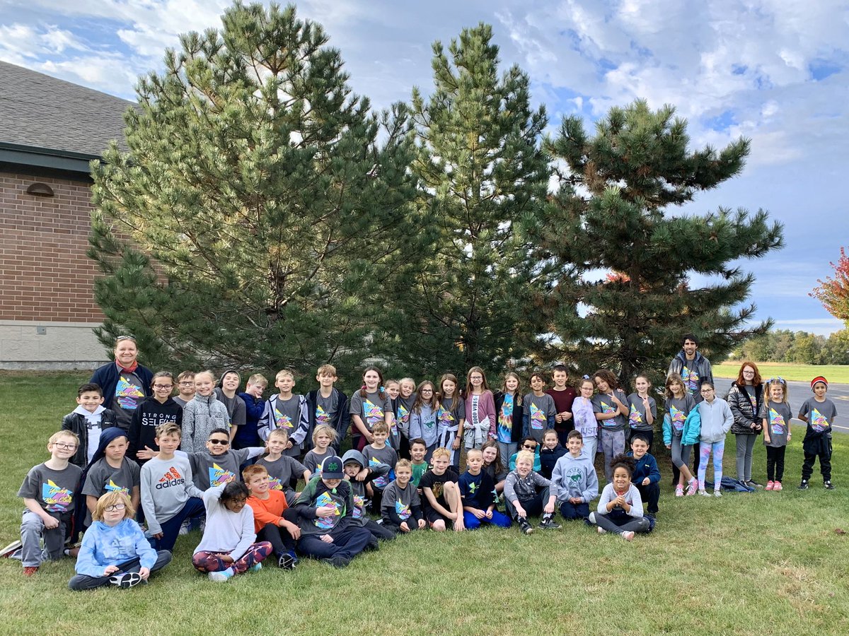 <a href="/YoungSchool33C/">William E. Young School</a> <a href="/Homer33c/">Homer CCSD 33C</a> <a href="/wbruin2/">Wendy Bruin</a> Another brisk morning. Another great run with Run Club. #physed #runclub