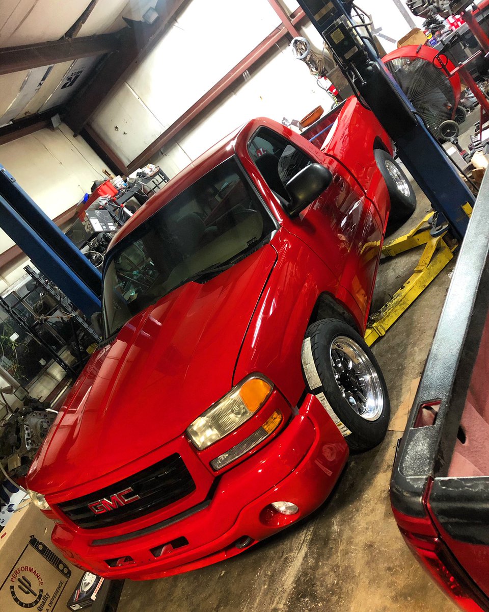 Pantoja_lsx's tweet photo. Triple P Paga 🏁🏭🧀🔥 #TurboTruck #TransFormationTuesday #ShopTruck #BuiltByPantoja #S485 #Sbe #OtmCrunch https://t.co/8M9S4Ujg6F