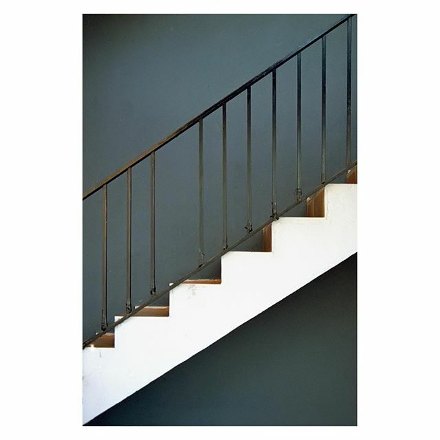 mrtwodeers's tweet photo. Six steps closer
•
•
•
•
•
#filmphotography #analogphotography #architecturephotography #minimalphotography #minimal #35mmfilmphotography #streetphotography #urbanphotography #filmisnotdead #ishootfilm #grainisgood #staybrokeshootfilm #shootfilmn… https://t.co/JC0YzT2hJp https://t.co/7tPFrmLYIM