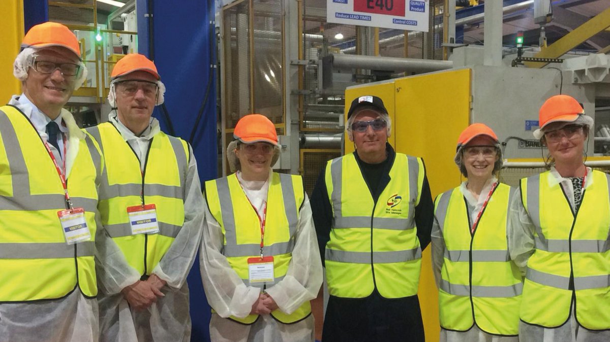 kpGroup_'s tweet photo. Deputy Minister for #Wales @hannahblythyn, visited our site in South Wales this year, helping to raise awareness for #plastic recycling.

Know how else we can promote a circular economy? Let us know!

https://t.co/29sxDvD5uP

#kp #PositivePlasticsPledge #PPPyear1 #activate https://t.co/4AsArM8M5q