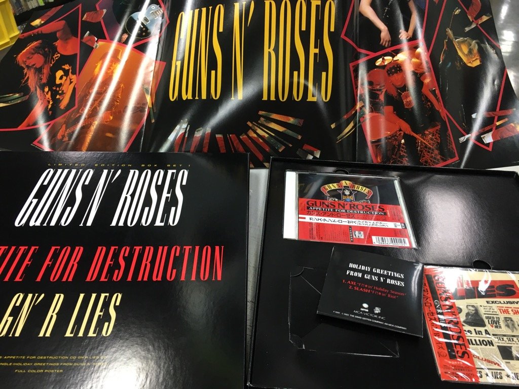 recofan_used's tweet photo. USED CD BOX SET #GunsNRoses #gnr2019 #gnr #appetitefordestruction #gnrlies #アクセルとスラッシュのメッセージシングル #ガンズ・アンド・ローゼズ #boxsetcd https://t.co/zm2VzGtXTc