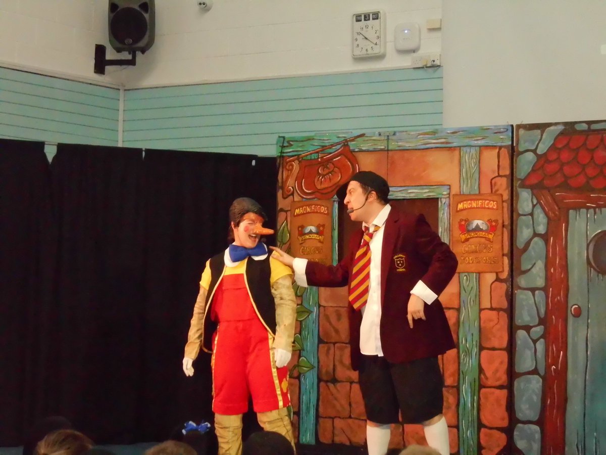 NorthWalsall's tweet photo. Our children really enjoyed the performance of Pinocchio from M&M Productions. Lots of smiling and laughing.
#Pinocchio #MMproductions #enrichment #happychildren https://t.co/SvJkFZ4Ehg