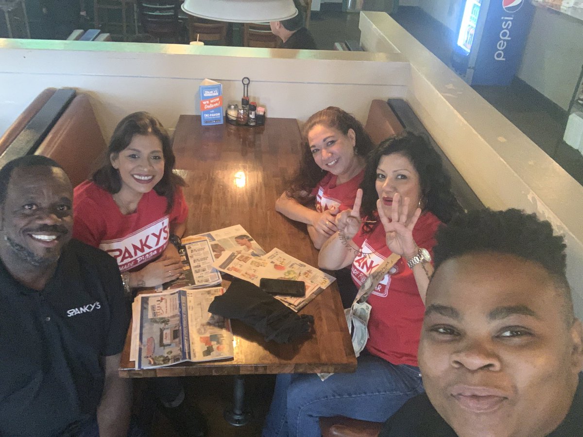 kitajones3113's tweet photo. Celebrating with Evelyn on her birthday! #Spanky’s #No Place Better# #WorkHappy ⁦@ericnecker1⁩ https://t.co/ku5suFYYuO