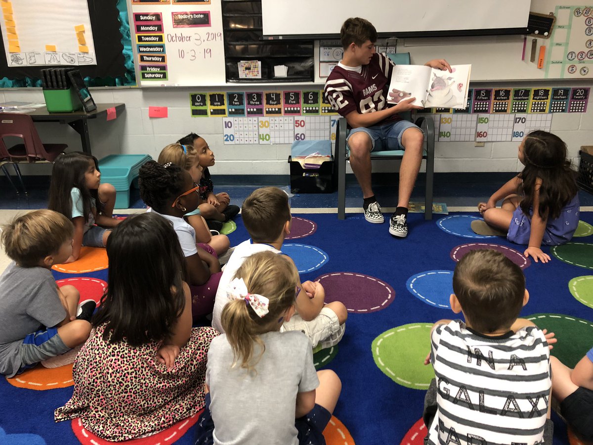 MrsRGutierrez's tweet photo. Thank you @JMHS_RamFBall for sending Jacob to read to us this morning. We loved having him! What a great role model for these younger students! 🦉📚@NISDOHT #OHThoot4themoon #RamsRead https://t.co/UfOV9EalLg
