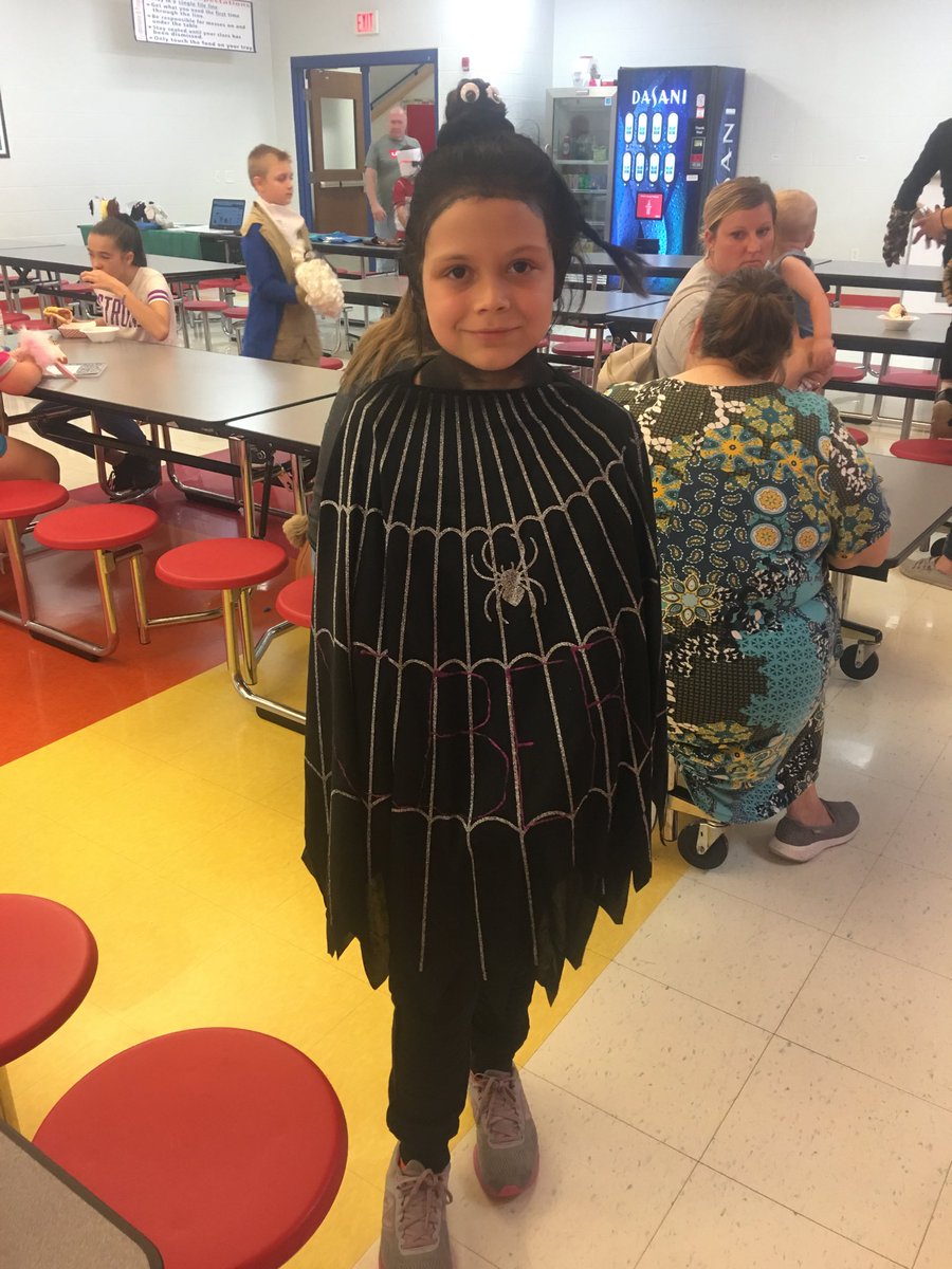 Diane_JES's tweet photo. Madoline Schott as Charlotte from Charlotte’s Webb. #JESFaLLintoReadingNight #CutestSpiderI’veSeen! https://t.co/MCG9EqAKri