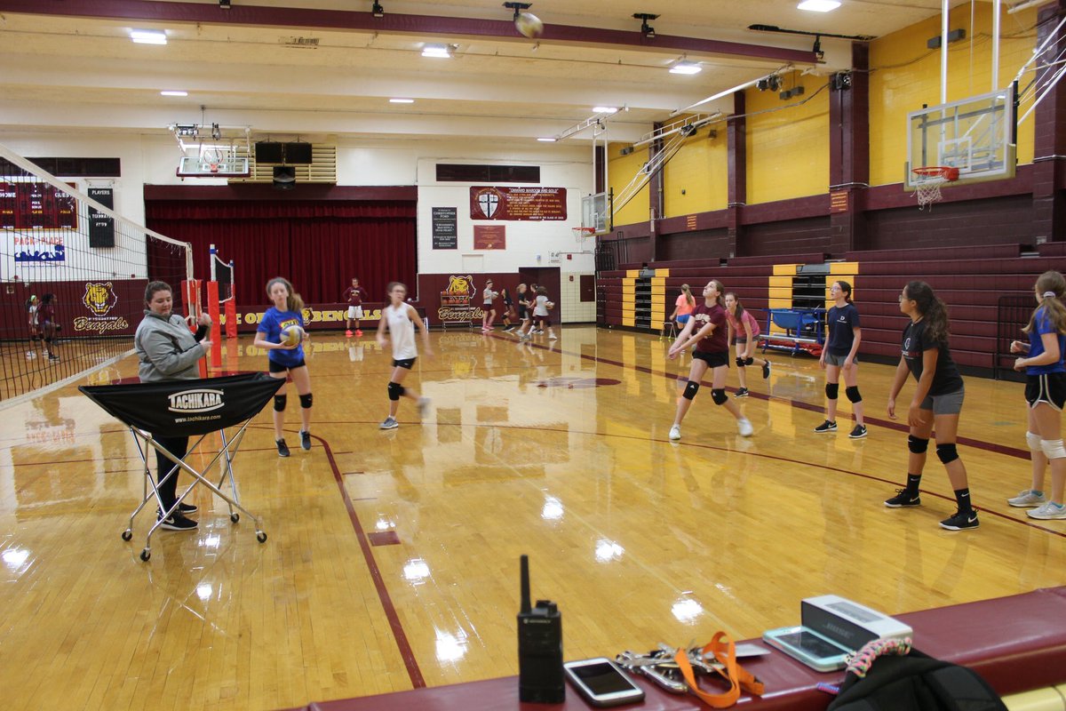 StBenedictPrep's tweet photo. Our 6th grade and 8th grade girls volleyball teams, under the guidance of coaches Ms. Genge and Mr. White, were looking like pro's out on the court!

#stbenedictprep
#stbenedictsports https://t.co/irHGlkt3Qz