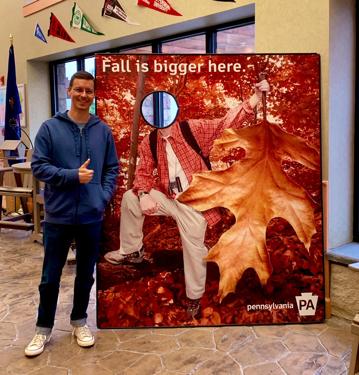 dmccoyny's tweet photo. @VicBergerIV Happy Fall Vic! #vicfaceholes #hugeleaf https://t.co/5IQvPj66S0
