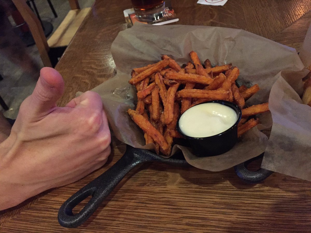 deadpetland's tweet photo. These sweet potato fries 🍠 are the bomb dot com 💣 #EverythingIsComingUpChad #ChadIsTipsy #ChadSquared @ChadinRedDeer https://t.co/BIWPp3aHhi