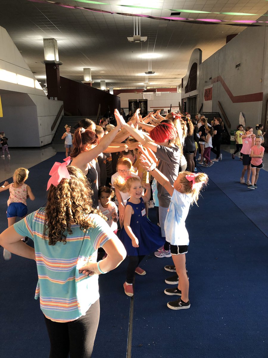 NorthgateSpirit's tweet photo. Final Junior bronco practice for the week! Come see us perform tomorrow at the JV and varsity football games. #juniorbroncos #smileitscontagious #cheer #dance #somuchfun @nhsbroncos @nhs_broncos @CooptheVP @NorthgateHS @MtDiabloUSD https://t.co/01UvJw4oD1