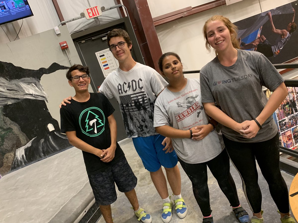 DublinClimbing's tweet photo. @dshsDCSD band members putting in some extra work tonight @VAOhio !  What a fun group of kids!
#Climbing
#Bouldering https://t.co/DfB62i1a9F