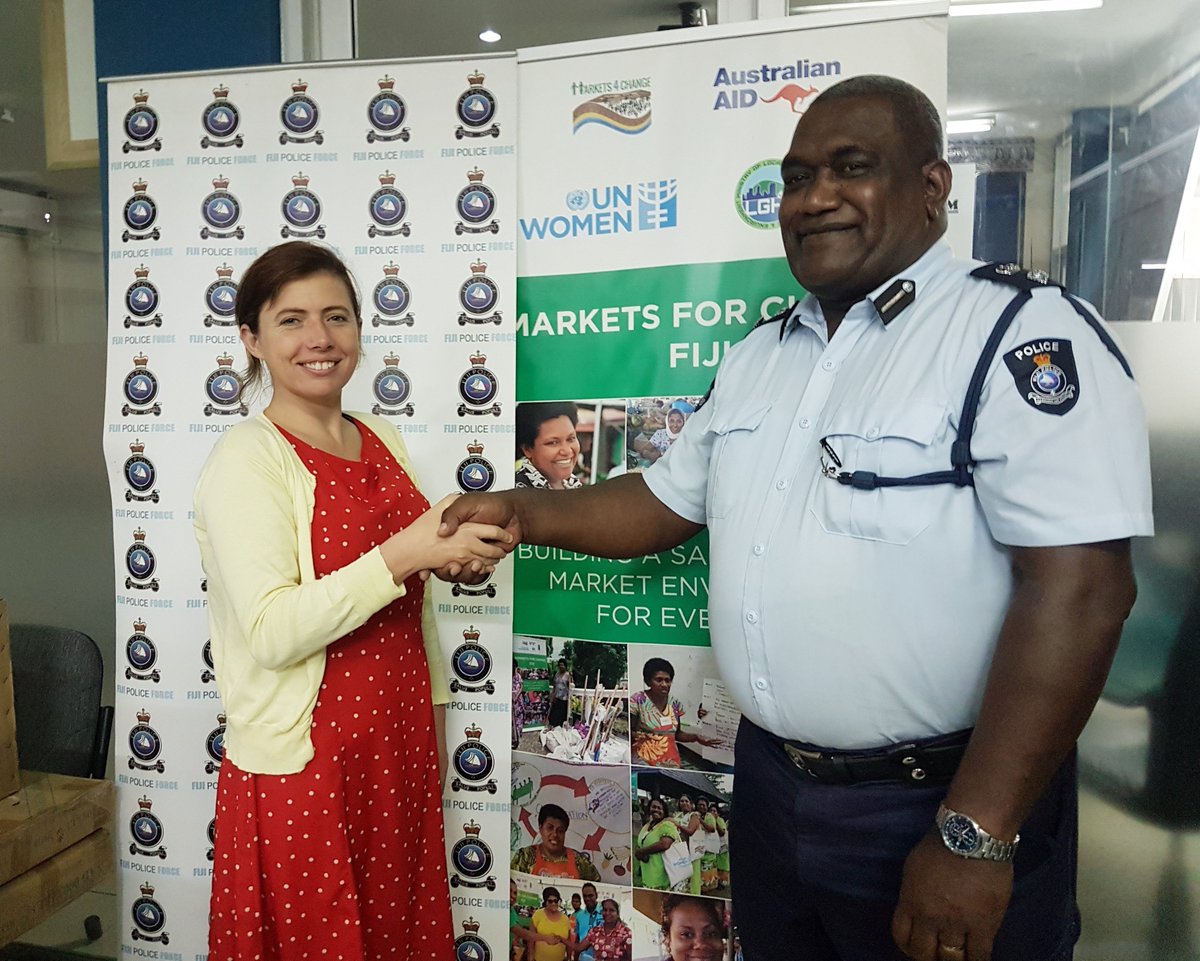 unwomenpacific's tweet photo. The #MarketsforChange (M4C) Project marks a milestone in our #partnership with @fijipoliceforce today, handing over #ICT &amp; office #equipment to strengthen collaboration for improved #market #safety for #women &amp; #children in #Lautoka. #M4C is supported by @dfat &amp; @CanadaDev. https://t.co/8FPVHqS1jK