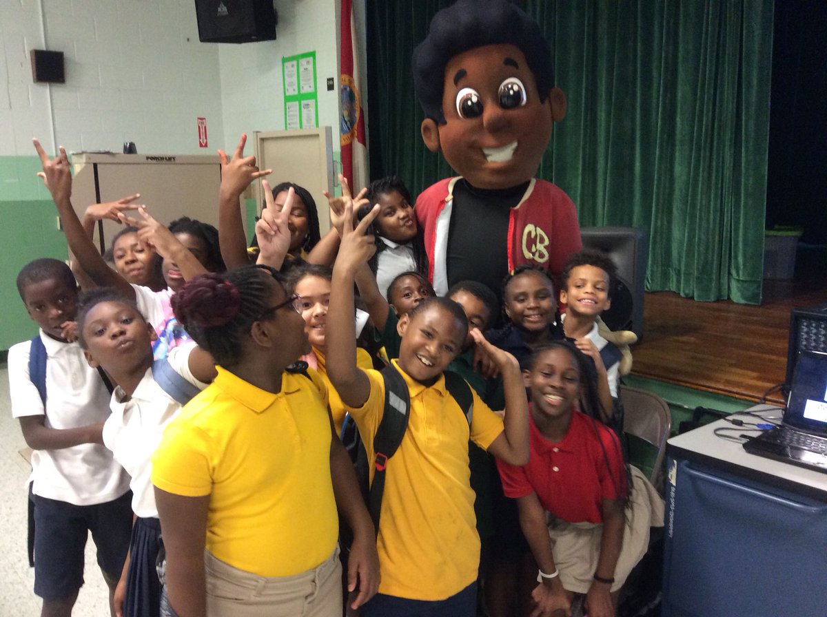 Vincethewriter's tweet photo. So much positive energy in the room from all the students! Thanks for showing us so much love, Pinedale Elementary!!! #SchoolVisit #chapterbooks #CornbreadSeries #afterschoolprogram #CommunitiesInSchools @cisjacksonville https://t.co/c04BppyNx0