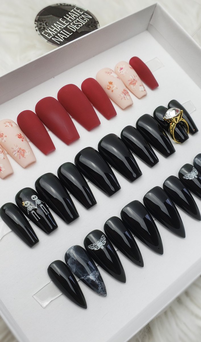 exhalehatenails's tweet photo. Taking your nails from fall to Halloween in one order at https://t.co/QBExigBi2C 😍🖤🎃 
#pressons #pressonnails #halloweennails #halloweennailart #apresgelx #coffinnails #stilettonails #halloweenwedding https://t.co/jNpYdbhUyn