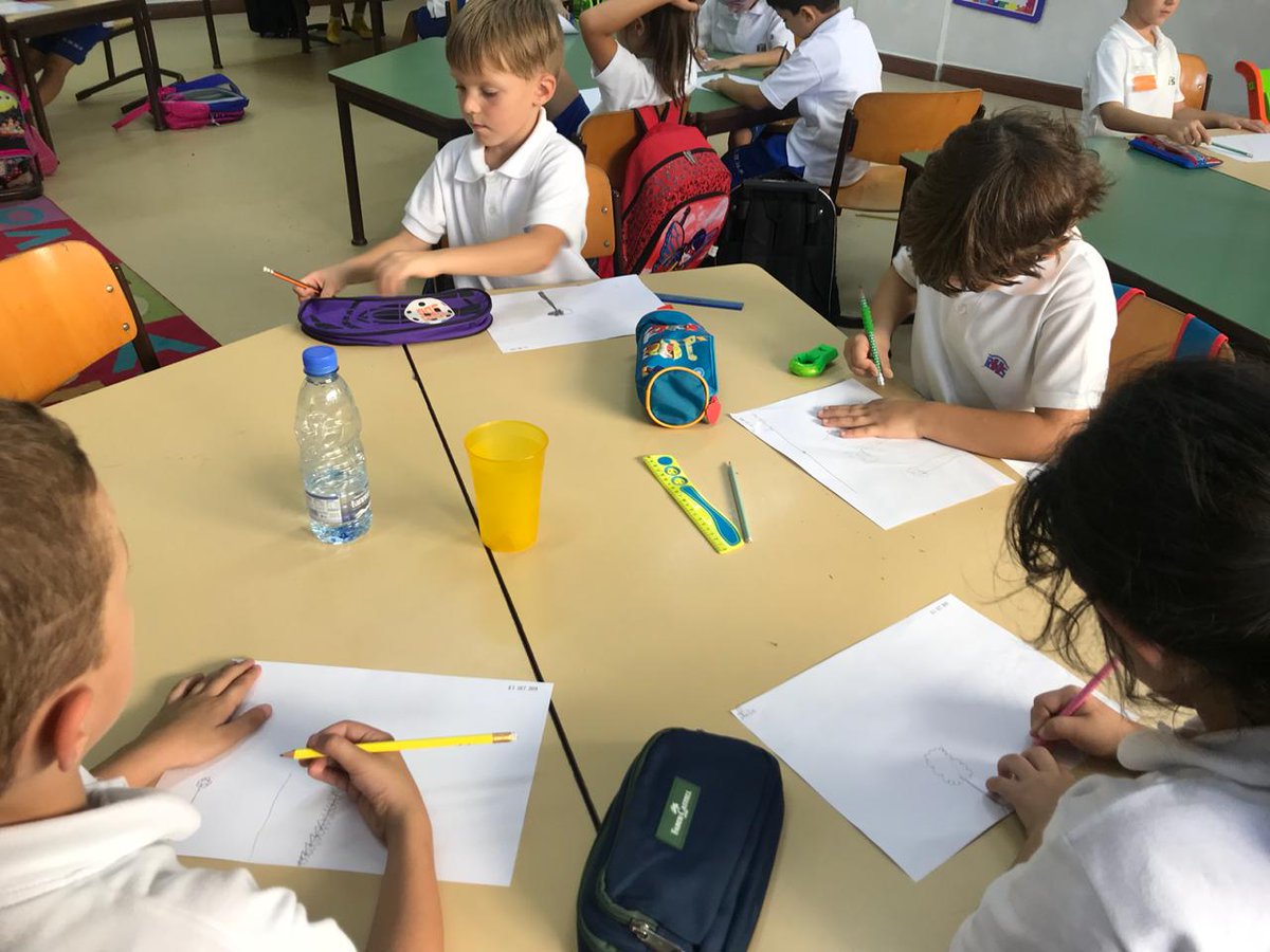 RHHS_Elementary's tweet photo. BE1B learners drew what plants look like #prior_knowledge, went outside to observe plants, added details to their drawings, and engaged in a #gallery_walk to give each other #peer_feedback ๐ฑ๐ณ๐ด#tuning_in #plants #sharing_the_planet https://t.co/sA2RDQYnAm