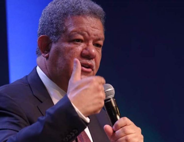 EXTRAVISIONDIGI's tweet photo. Representantes del arte y la cultura expresan su apoyo a Leonel Fernández. #leonelfernandez #pldenlinea #laredlf https://t.co/sqwQZ5Vp83 https://t.co/13OHBzrUsg