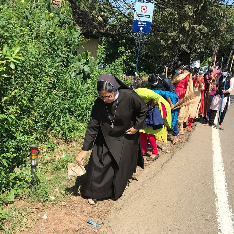 sxcaluva's tweet photo. Fit India Plogging Run 2019 BY TEAM NSS #nss #sxcaluva #stxavierscollegeforwomenaluva #fitindiaploggingrun #mhrd https://t.co/1npvEtXkcx