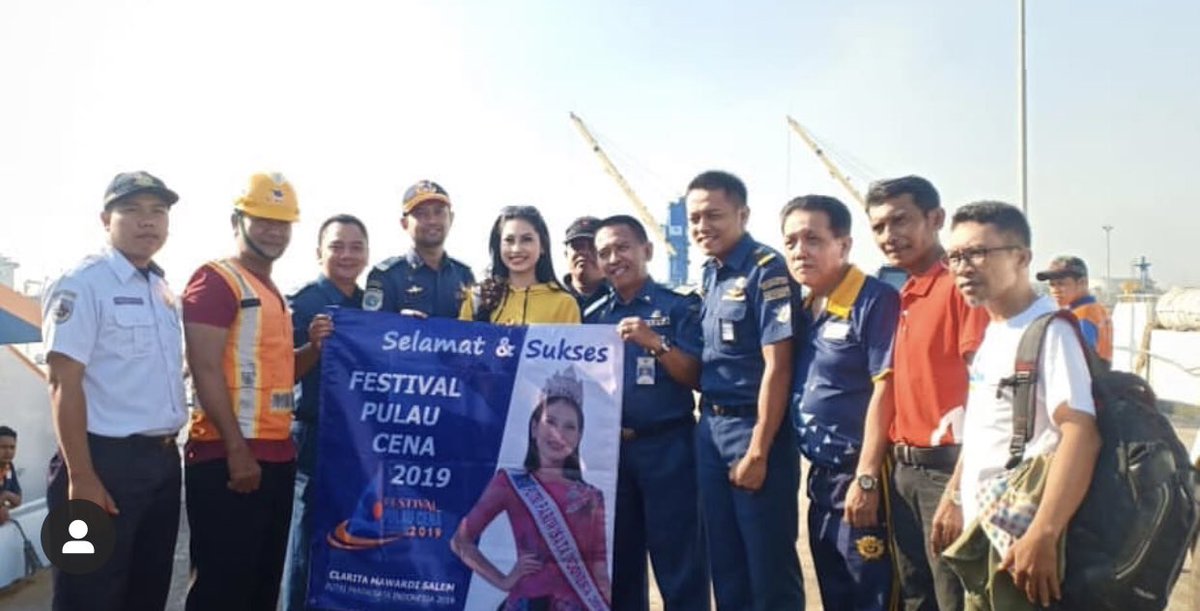 eljohn_pageants's tweet photo. Clarita Mawarni salem @mawar.salem Putri Pariwisata Indonesia 2019 mengikuti acara Festival Pulau Cena 2019.
.
.
Keberangkatan Mawar dari gresik menuju Pantai Mombhul menyeberangi laut menggunakan Kapal Blueseajet 1 dari Pelabuhan gresik.
#eljohnpageants #eljohntv #EljohnMedia https://t.co/CtETmqHpDX