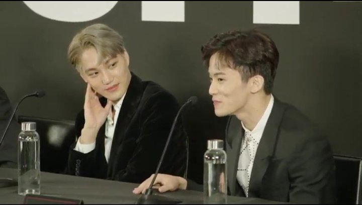 NCTPANAMA507's tweet photo. [EN VIVO🔴] PREMIER EVENT
#MarkSuperM being a goal😍 búscate a alguien que te mire como #KaiSuperM mira a Mark💚💚
🔥https://t.co/ZAq3dagI8I
#PanamalikesSuperM
@superm @Exo_Panama @SHINee_Panama @weareoneEXO @SHINee @NCTsmtown @SMTOWNGLOBAL https://t.co/jT6SdlClfn