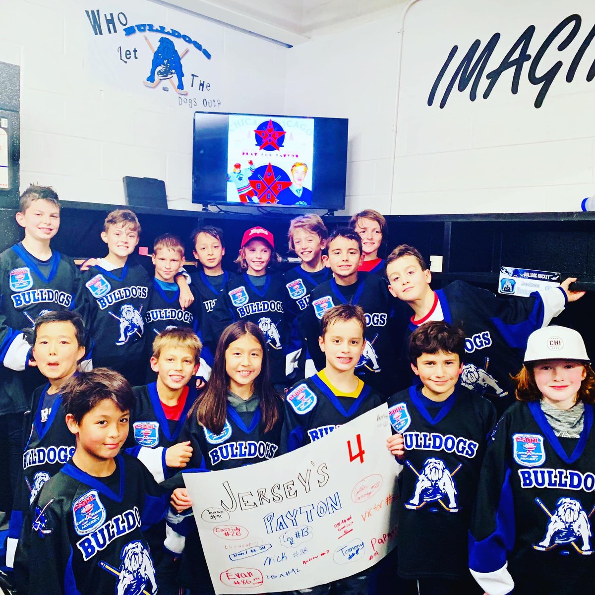 Bulldogs 09 CS team supporting Payton @CYAboyshockey #PB83 #jerseysforpayton #GoBulldogs