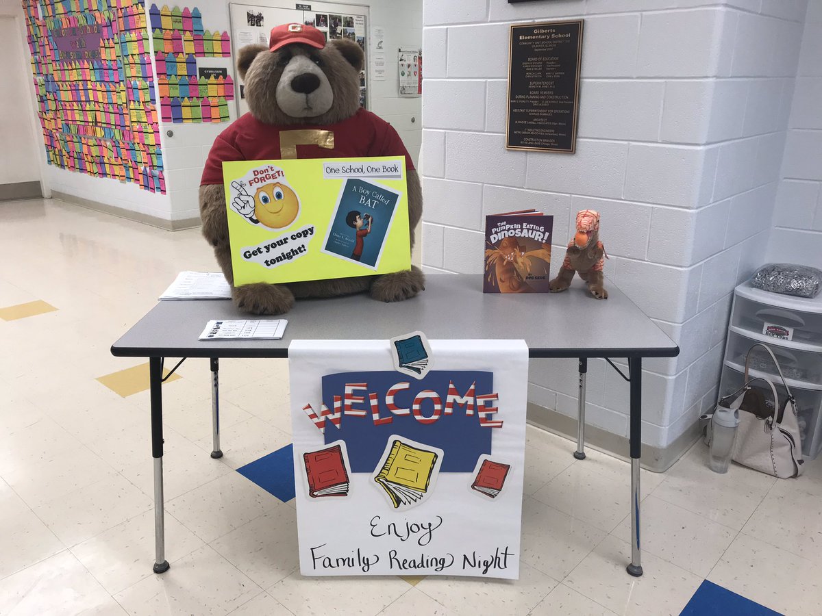 TeachReaders1's tweet photo. Families that read together achieve together! Such an amazing event! Love where I work! #keepyourwhycloseby #familyreadingnight https://t.co/3i21OnsGiF