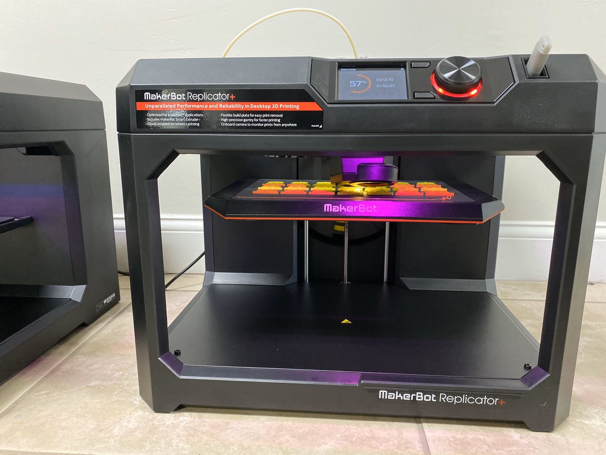 DrDaSilvaSTEM's tweet photo. Set up our 2 new @makerbot #3DPrinters AND  already have our first #BelenSTEAM printing project going.. This is just the start of what’s to come to our #STEAM Program .. Come visit us at #OpenHouse on Sat, Oct 5 #3Dprinting #STEMeducation #Belen #makerspace https://t.co/pYHpeS6gzM