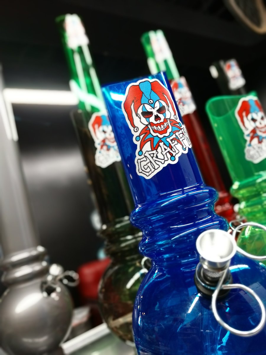 fugazypro's tweet photo. Now selling @graffixoriginal water pipes! 8"-24" all shapes and sizes!
#bongs #bongshop #smokeweedeveryday #smokeshop #graffix #weedporn #420girls #weed #marijuana #cookies #420 #haze #kush #hazeporn #thc #hightimes #stoner #indica #sativa #cannabis #motivation #weedporn #amazing https://t.co/0cqu1u4J3k