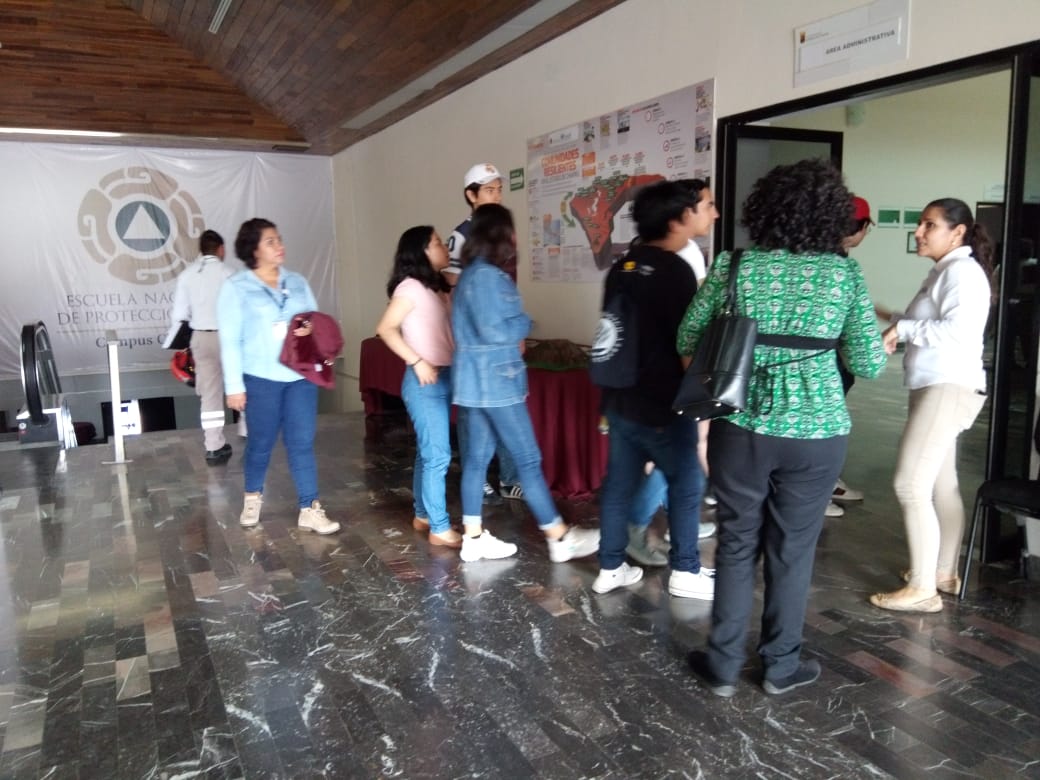 escondido0's tweet photo. #Escuela Nacional de #ProtecciónCivil campus #Chiapas se recibió la visita de #alumnos de #bachillerato del @TecdeMonterrey campus #Chiapas, conocieron las #instalaciones así como la oferta #educativa y #ProgramaPreventivo #PP5 @LuisMaGaMo @CapVargasReyes1 @CNPC_MX @SEP_mx https://t.co/Woyfa3pX2W