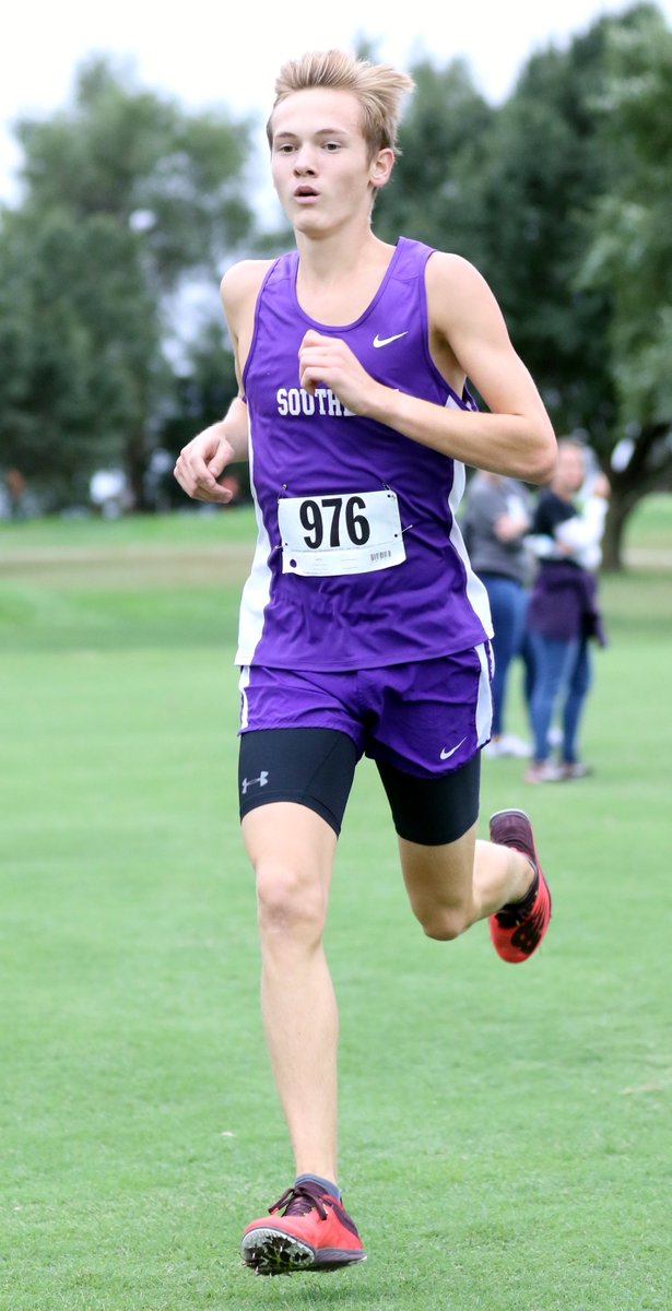 CountsHuey's tweet photo. The @sescrosscountry boys hit on all cylinders at Halstead as three guys slipped under 17:00, led by @djsprecker's 16:34. Luke Gleason went 16:49 and Dominic Jackson 16:58. The Trojans look poised to defend their 3A title.
#southbeast
#2deep4you
#stillhungry
@KansasPregame https://t.co/eMMbyf7egx