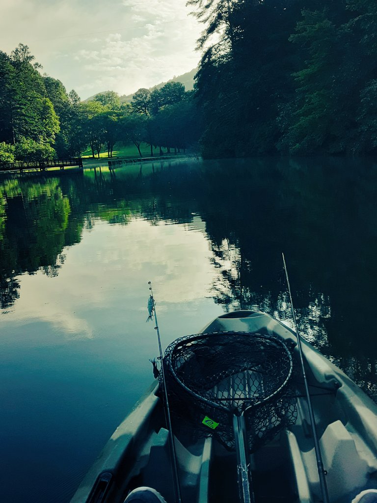 FishingOtb's tweet photo. #lakeunicoi #gorgiafishing #largemouthbass #spottedbass #rainbowtrout #kayakfishing https://t.co/m4mu7AnWD9
