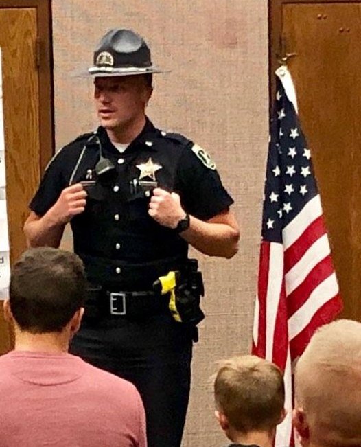 ISPEasternID's tweet image. Cpl. Shively had the opportunity to speak with some cub scouts about a career in law enforcement. The boys had a good time and asked lots of questions. 
#MakingADifferenceInOurCommunity 
#OurFuture 
🚓👮👦