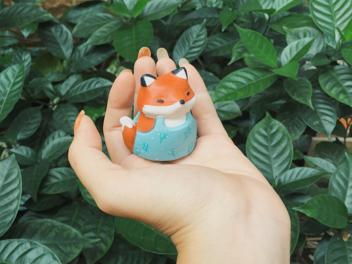 sleepingchild9's tweet photo. This clay fox is the special gift for my cutest friend #handmade #sculptures #fox https://t.co/U5KAbDCnX9