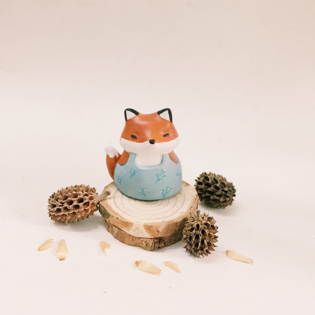 sleepingchild9's tweet photo. This clay fox is the special gift for my cutest friend #handmade #sculptures #fox https://t.co/U5KAbDCnX9