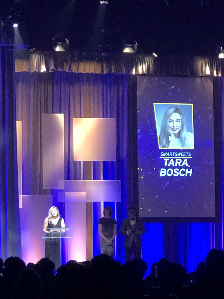 n_jc_'s tweet image. Biggest congrats @tarabosch on your win for @eatsmartsweets! From day one we at @Futurpreneur always believed in you and the vision you had for making candy minus the sugar. Congrats on winning the #EOYPacific Emerging Entrepreneur Award tonight!