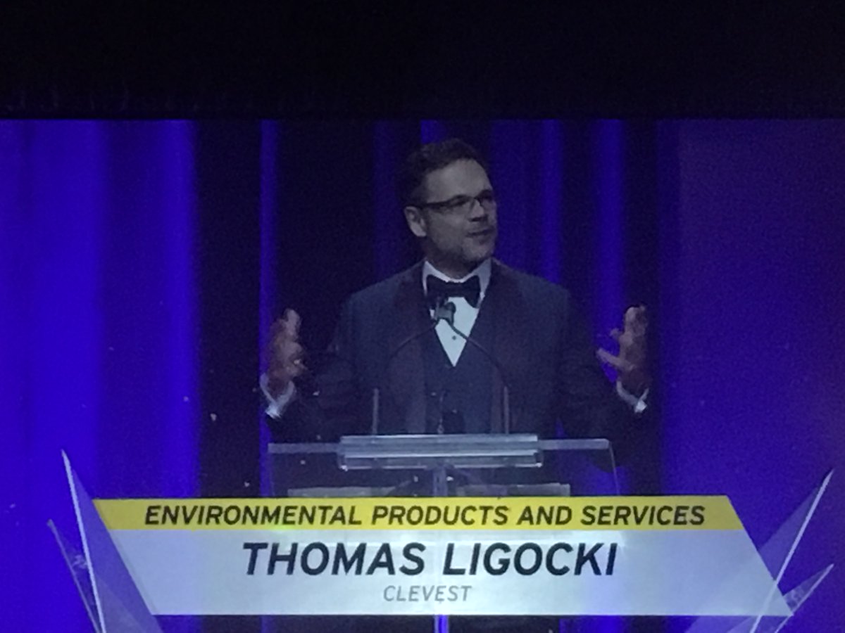 KellyRichmondBC's tweet image. Congratulations to @Clevest CEO Tom Ligocki who won the #EOYPacific category in Environmental business. Clevest has saved 1M litres of fuel with fleet management technology!

#RichmondBC @richmondchamber