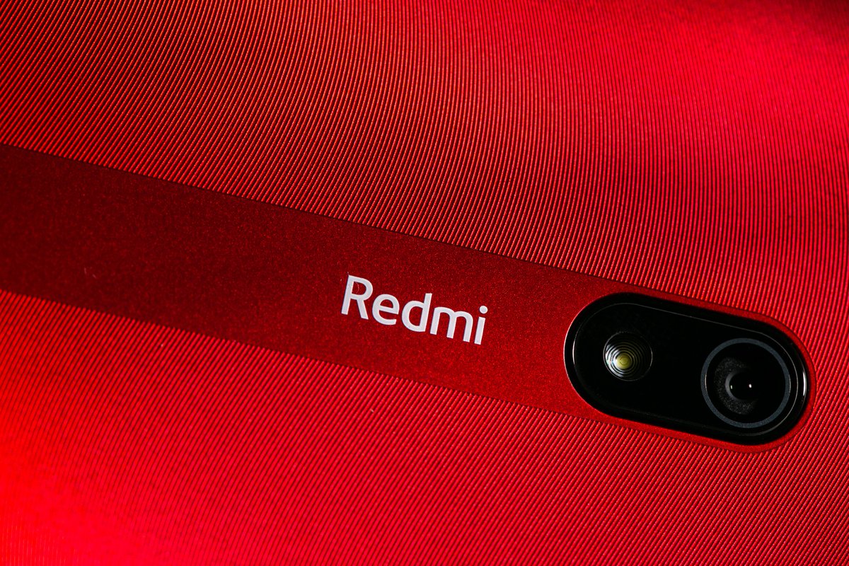 manukumarjain's tweet photo. Not just the best affordable all-rounder, but also the most beautiful phone! π
All-new #WaveGrip design on #Dumdaar #Redmi8A makes it a super gorgeous phone. β€οΈβ€οΈ
It gives perfect grip w/o any fingerprint smudges. RT π if you love this design.
#Xiaomi β€οΈ #DumdaarRedmi8A https://t.co/1mvkvrWydJ