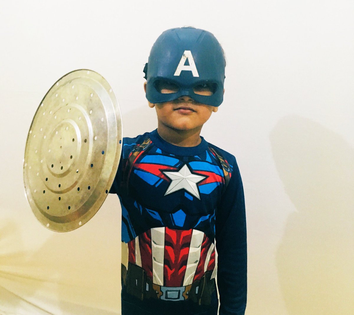 antounplugged's tweet photo. Say Hi to Joel “Captain America”

There was no shield 🛡 in the costume pack, the little one ran to the kitchen and got the idly (Rice cake) steamer plate to substitute for the Shield 😂 https://t.co/UtXRTHSt8z