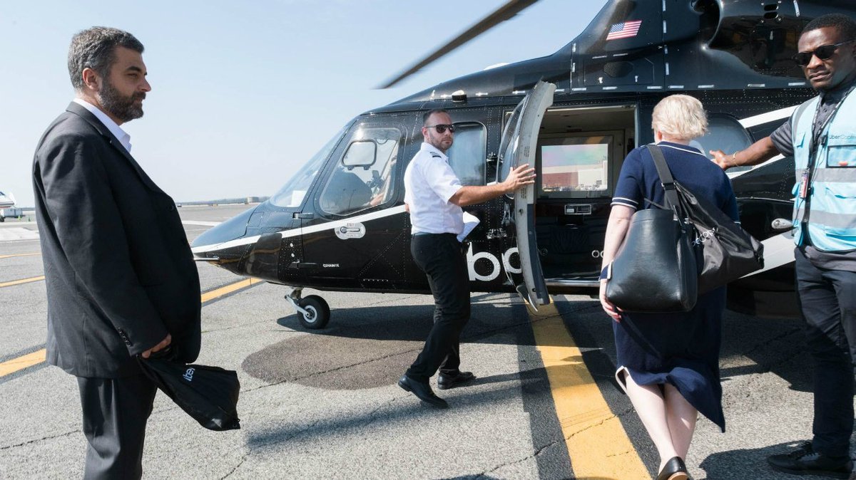 Llegó "Uber Copter", que ayuda a sortear el tránsito de Manhattan por US$200: bit.ly/32YxZ0L 

Mediante la aplicación, los clientes pueden programar un viaje con hasta cinco días de anticipación, hasta que el espacio esté lleno.