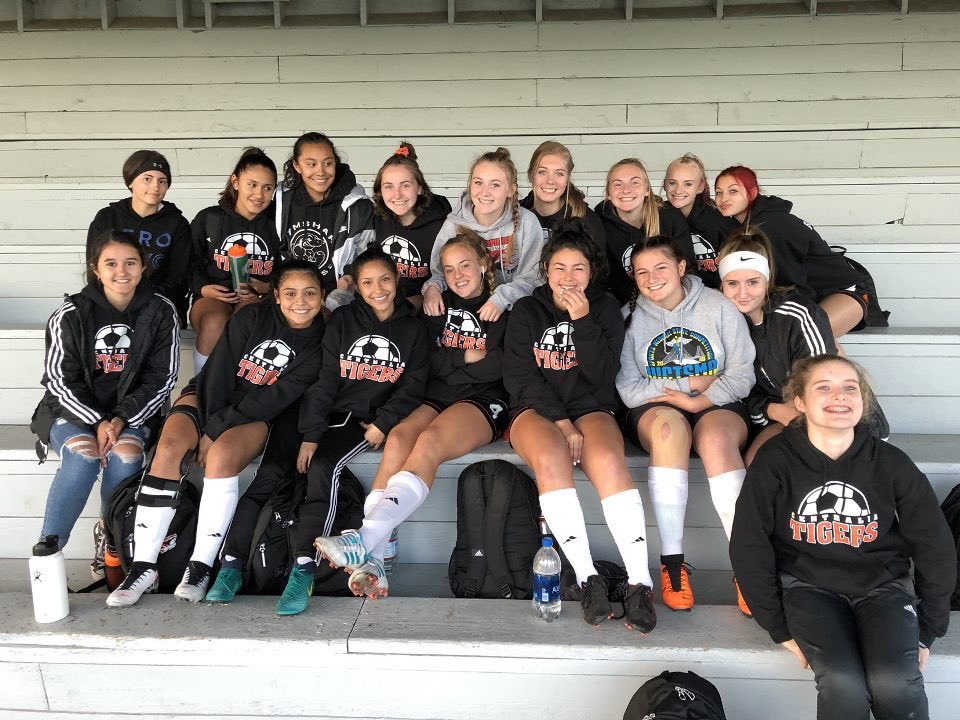 chswmnssoccer's tweet photo. Left all on the field tonight but lost to a tough team in BHHS 5-0. Proud of the effort and hard work left on the field!
Hard Work and Team First!!!! https://t.co/Us2dXjFHky