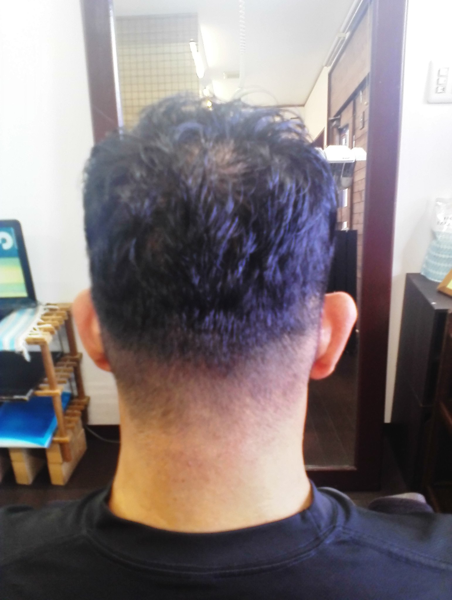 Twitter 上的 Hair 癒庵 柔らかい髪にボリュームを トップがぺたっと潰れてボリュームの出しにくい髪質に 根元に軽いパーマで自然な立ち上がりをつけてあげます 沖縄 泡瀬 理容室 床屋 美容室 メンズカット メンズ髪型 ヘアスタイル ツーブロック キッズ カット