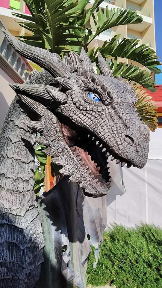 aacf_145's tweet photo. Buenos días, el dragón que tuvimos en el Proyecto 145 tenía muy buena cara, por decirlo de alguna manera. Un poco de humor para empezar el viernes, que ya entramos en el fin de semana.
#Proyecto145
#KatmanduPark
#aacf145 
#JuegoDeTronos 
#BuenosDias
#FelizViernes https://t.co/jDAmqfl4jD