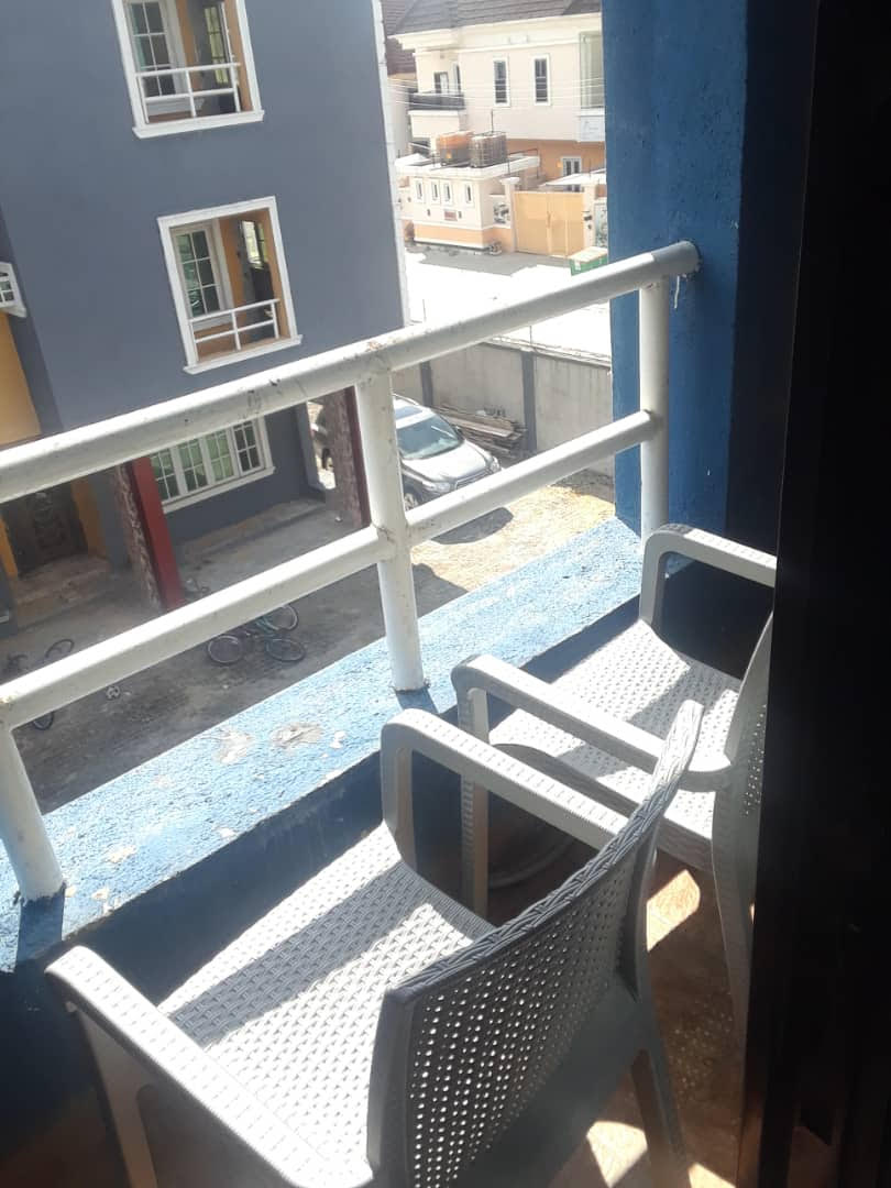 capitalcountyr's tweet photo. The only way is Chevron. Away from the hustle &amp; bustle of Lagos city life lies this serene place called home. A place to get the much desired rest. #bigbrothernaija2019 #shortstay #shortlets #apartments in Chevron. #Nitestay #Multichoice #MTN#DSTV For Enquiries call: 09080000395 https://t.co/7wO15q5beG