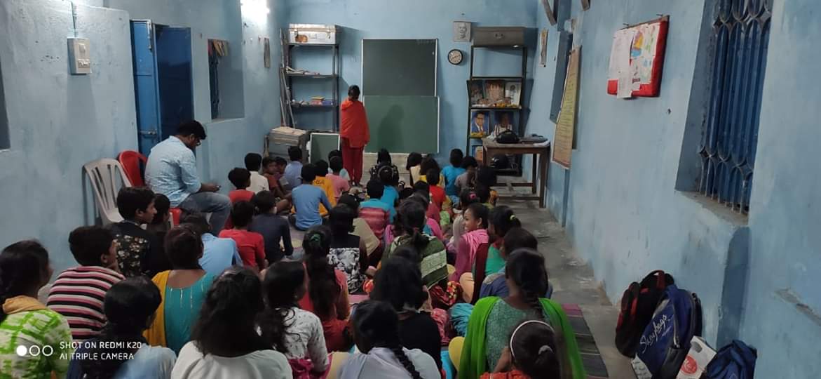Sanskar_Kendra's tweet photo. On the occasion of the 150th Birth Anniversary of Mahatma Gandhi and Lal Bahadur Shastri Jayanti, Team #SanskarKendra wishes and requisites the society to walk on the path of swaraj by inputting the ingredients of non-violence, character, and morality. https://t.co/T23nIyTqIa