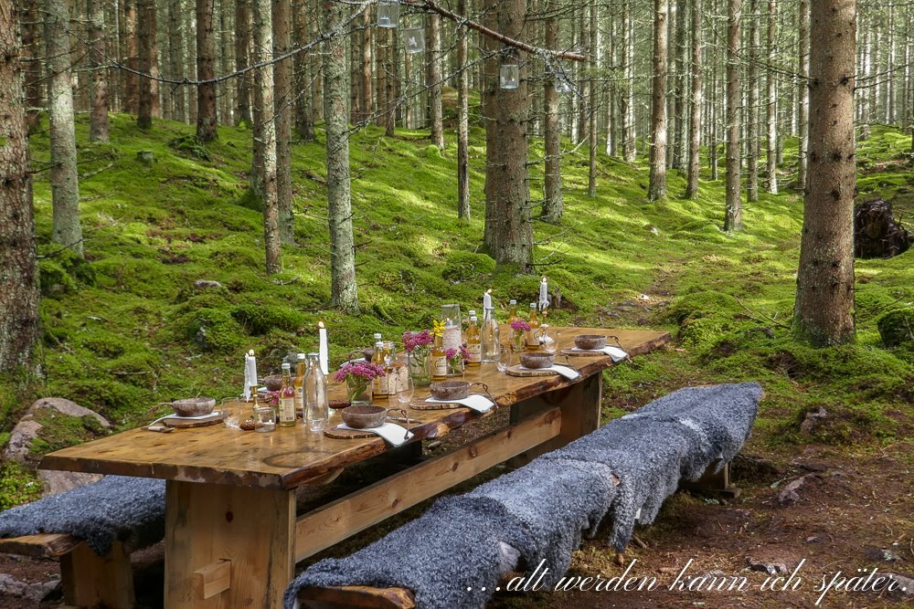 Regula_Blog's tweet image. Reisebericht von einem Tag auf einem schwedischen Landgut mit Kochen im Wald und Krebse fischen im See.
Mehr: altwerden-spaeter.blog/2019/10/02/ein…