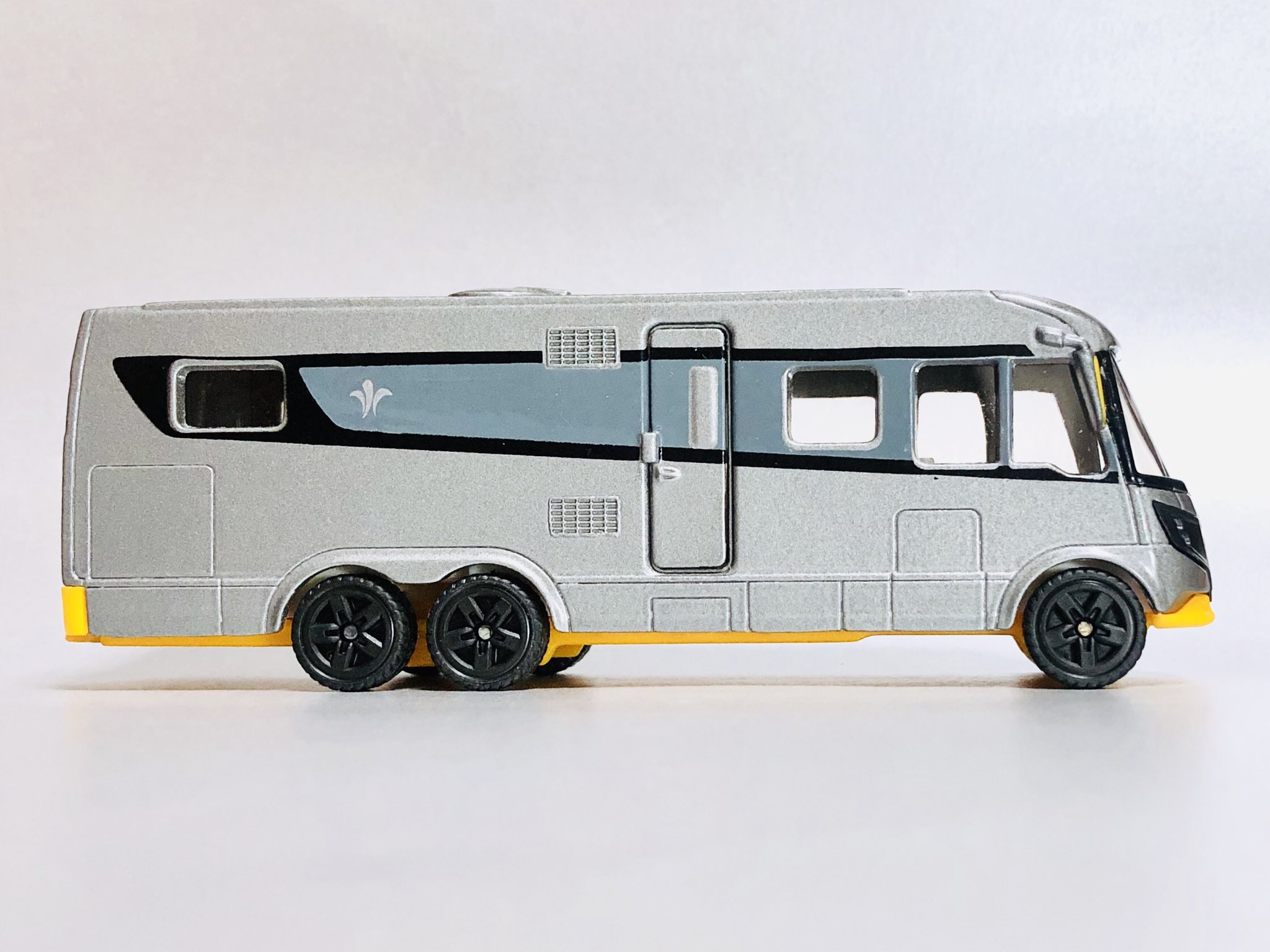 正規取扱店 ミニカー キャンピングカー Suv 車 最新モデルが入荷 正規取扱店 ミニカー キャンピングカー Suv 車 最新モデルが入荷