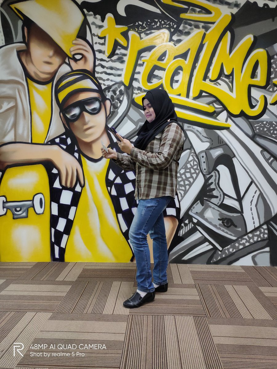 anagurlz87's tweet photo. Korang dah tengok teknologi kamera #realKuat realme Malaysia? Menampilkan realme 5 yang terkini! Bukan satu atau dua kamera tetapi empatttt…..
#LeapToQuadCamera https://t.co/FrVBTejrCQ