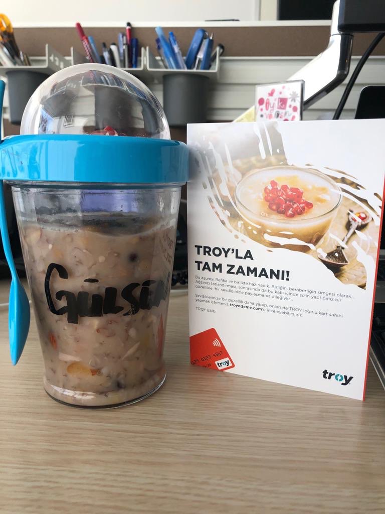 Kapınızı çalıp aşure veren komşunuz yoksa,masanıza adınıza aşure bırakan #Troyodeme  vardır:))Ellerinize sağlık #refikabirgul