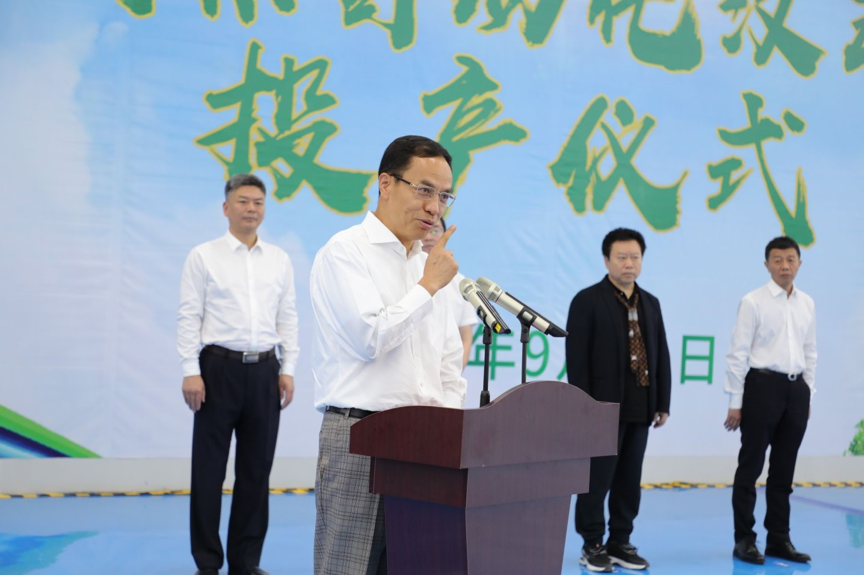HanergyGlobal's tweet photo. Hanergy completes landmark industrial parks in #China’s #Bengbu and #Guiyang, with a cutting-edge CIGS #ThinFilm #solar production line and the world’s first automated #HanTile production line both touching down in the country.

#GoSolar #HanergyNews #energy #RenewableEnergy https://t.co/cxsMmmstDY