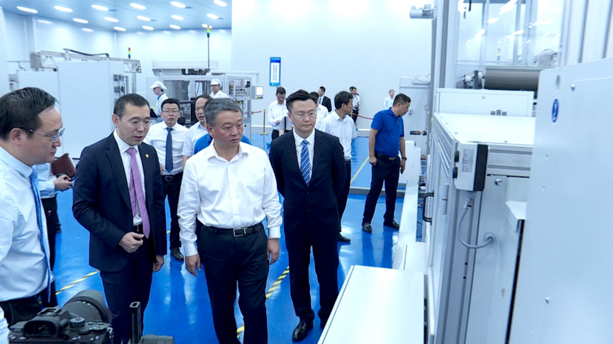 HanergyGlobal's tweet photo. Hanergy completes landmark industrial parks in #China’s #Bengbu and #Guiyang, with a cutting-edge CIGS #ThinFilm #solar production line and the world’s first automated #HanTile production line both touching down in the country.

#GoSolar #HanergyNews #energy #RenewableEnergy https://t.co/cxsMmmstDY