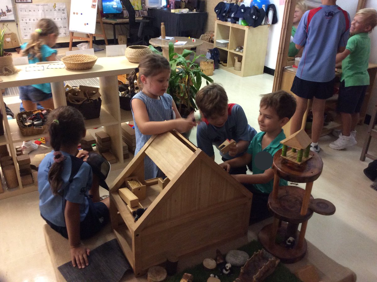 Reception Safari had a wonderful morning playing with their Year 5 buddies. It was so lovely to see new friendships forming.